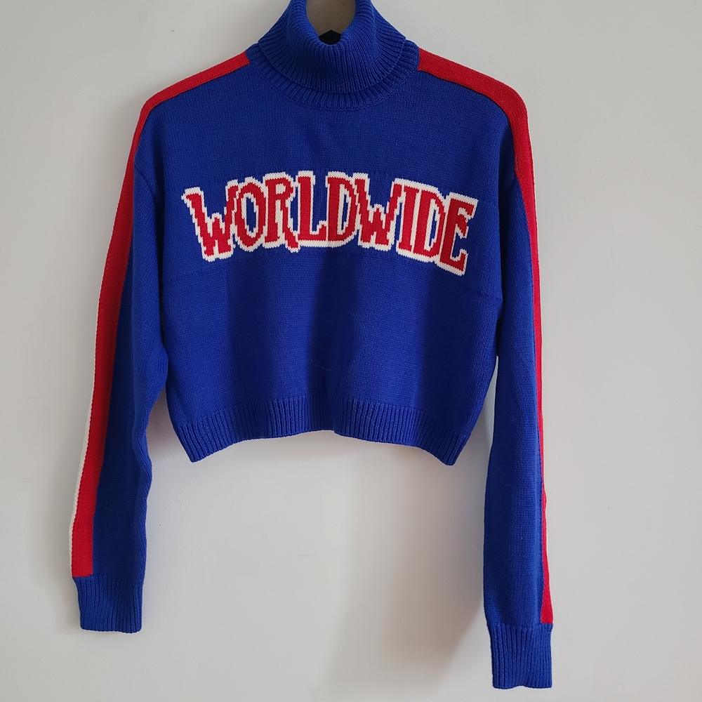 Forever 21 Blue Knit Sweater with Red Details Size M